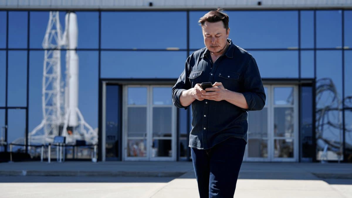 SpaceX torna sulla terra. Cali in Borsa per Musk, in attesa del nuovo lancio spaziale