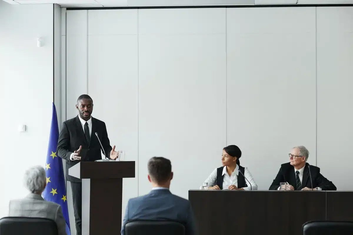 Leader politici europei in riunione, rappresentanti di governi che discutono di autonomia politica