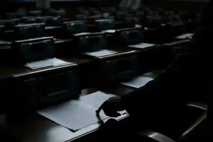 Parlamentare legato a Vannacci filma voto segreto su legge elettorale: Futuro Nazionale per il sì