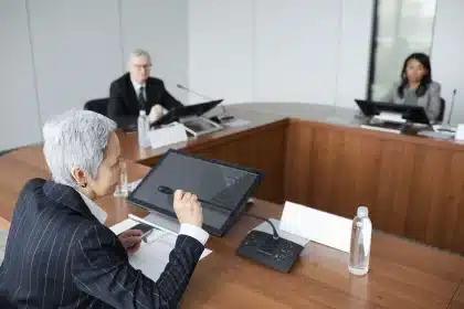Testimone in audizione al Congresso rifiuta di rispondere durante un'inchiesta ufficiale