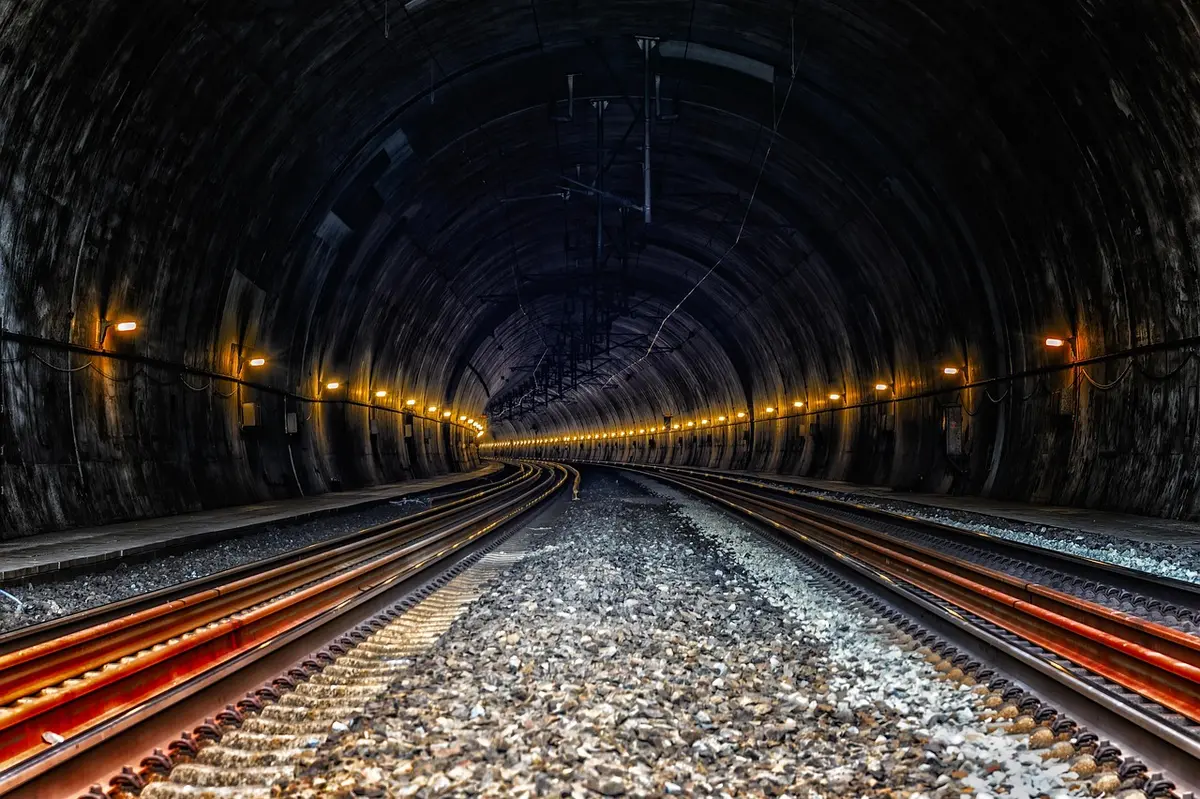 Infrastrutture della Via della Seta: porti, ferrovie e reti di trasporto in Asia e Africa