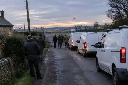 Allarme terrorismo a Londra, cinque arresti in una base Usa. Trump: decisi a colpire