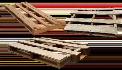 Linea di montaggio auto vuota con scocche e casse in magazzino